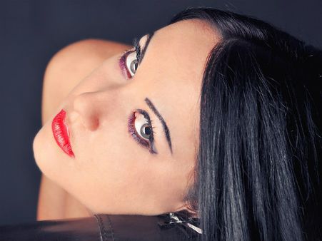 ৩. ত্বকের স্বাস্থ্যের উন্নতি ঘটায়: ৩. ত্বকের স্বাস্থ্যের উন্নতি ঘটায়: