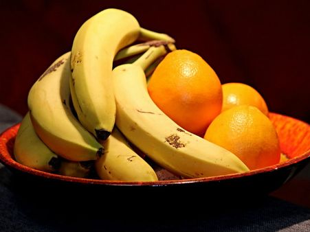 ৫. বেশি করে ফল খেতে হবে: