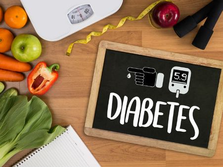 ৩. ডায়াবেটিসকে নিয়ন্ত্রণে রাখে: