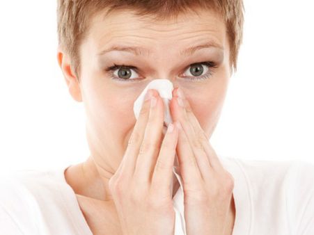 কেন আমরা হাঁচি আটকে থাকি? কেন আমরা হাঁচি আটকে থাকি?