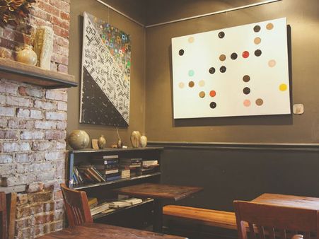 ৭. দেওয়ালের রং: