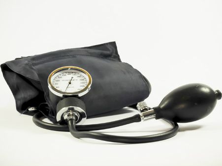 ৬. ব্লাড প্রেসারকে নিয়ন্ত্রণে রাখে: 