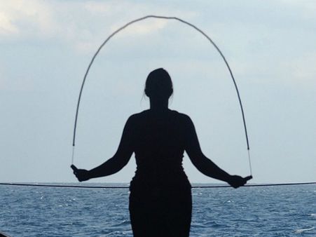 ৫. হাড়ের স্বাস্থ্যের উন্নতি ঘটায়: