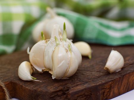 ৪. রসুন খেতে হবে প্রতিদিন: ৪. রসুন খেতে হবে প্রতিদিন: