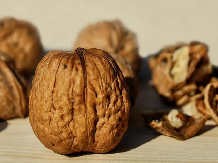 ৬. আখরোট: ৬. আখরোট: