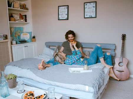 ২. শোয়ার ঘর একেবারেই পবিত্র থাকে না: