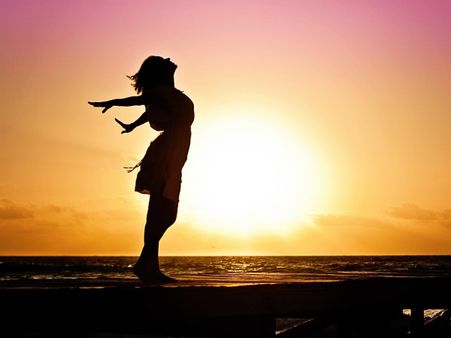 ৩. মন খারাপকে এতটাই চেপে ধরুন যাতে সে পালাতে বাধ্য হয়: ৩. মন খারাপকে এতটাই চেপে ধরুন যাতে সে পালাতে বাধ্য হয়: