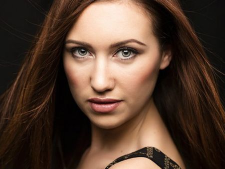 ৩. স্কিন টোনের উন্নতি ঘটায়: