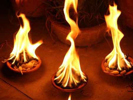 ৪. সূর্য দেব এবং জল: