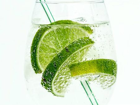 ৬. উচ্চ রক্তচাপকে নিয়ন্ত্রণে রাখে: