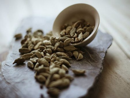 ৯. এলাচ: ৯. এলাচ: