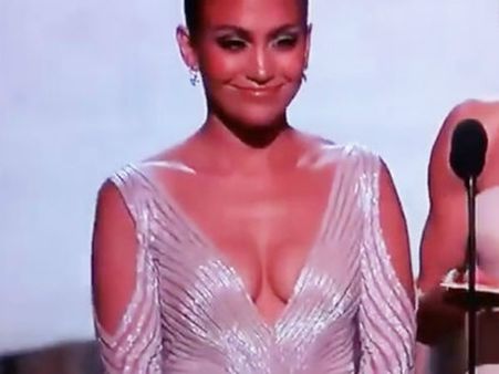 ২. জেনিফার লোপেজ: