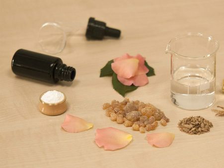 ২.ব্রণর প্রকোপ কমায়: