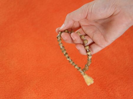  ১) যেকোনও বাঁধা সরে যেতে সময় লাগে না