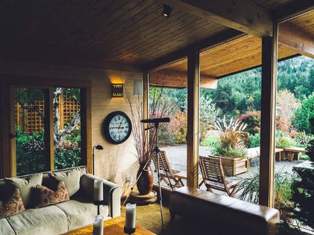 ১. ভুলেও দক্ষিণ দিকে নয়: