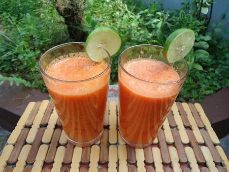 ১. ত্বকের যে কোনও দাগ মিলিয়ে যায়: