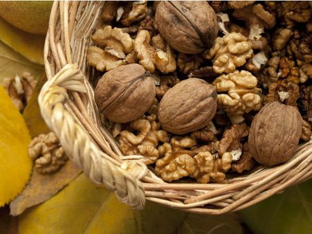 ১০. বাদাম: 