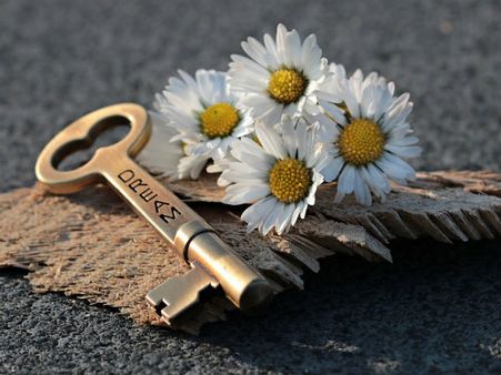 ২. মায়ের সঙ্গে কথা বলছেন: