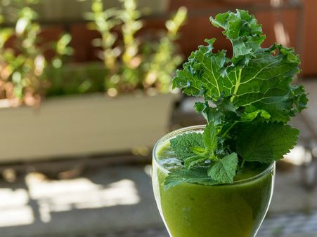 ৩. রক্তচাপ নিয়ন্ত্রণে রাখে: ৩. রক্তচাপ নিয়ন্ত্রণে রাখে: