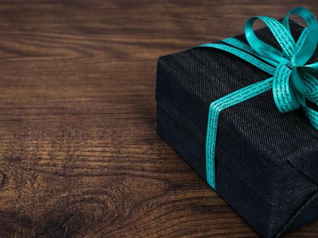 উপহার হিসেবে দেওয়া চলবে কি?