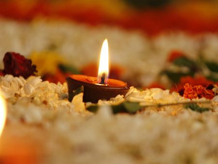 ৪. পুজোর ফুল: