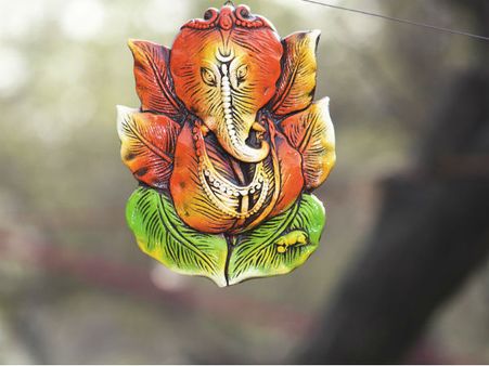 ৫. আম দিয়ে বানানো মূর্তি: