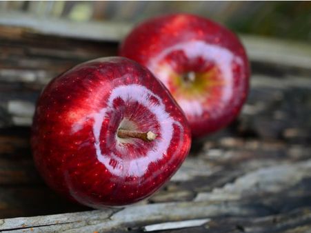 ৫. ব্রণর প্রকোপ কমে: