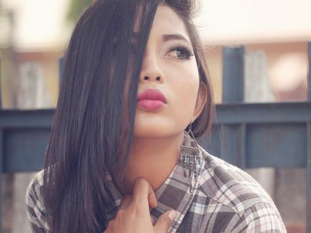 ৭. চুলের উজ্জ্বলতা বৃদ্ধি পায়: