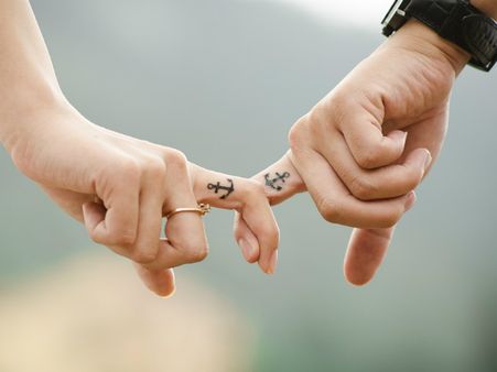 ৭. বৈবাহিক জীবন সুখে শান্তিতে কাটবে: