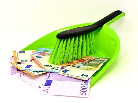 ৭. ঝাঁটা এবং জুতো: