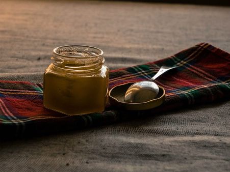 ৮. অ্যালো ভেরা এবং মধু: