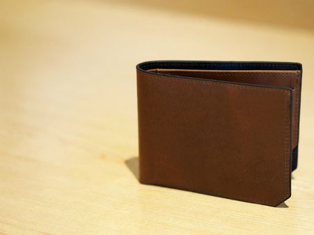 ৮. মানিব্যাগ যেন খালি না থাকে: