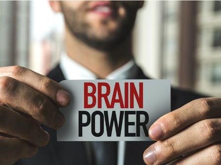 ৮. মস্তিষ্কের ক্ষমতা বাড়ে: