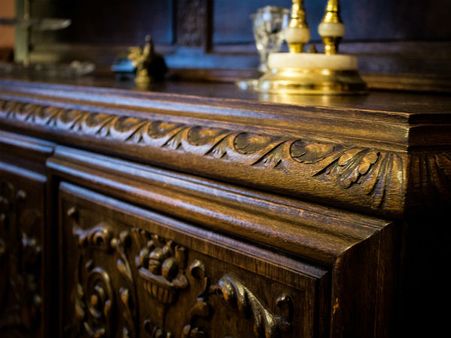 ২. আলমারি: