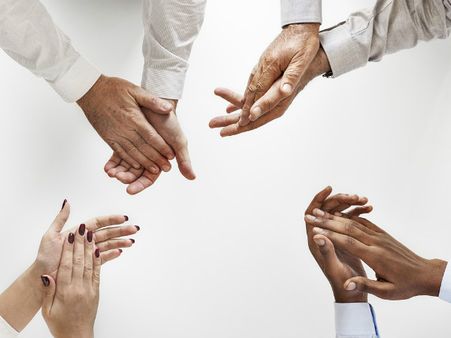 ৫. হাততালির যাদু: