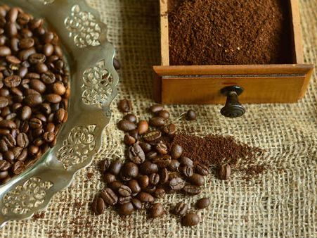 ১. কফি এবং চিনি দিয়ে বানান স্কার্ব: