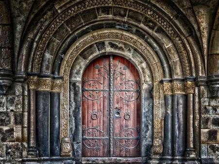 ১. বাড়ির প্রবেশ পথ: