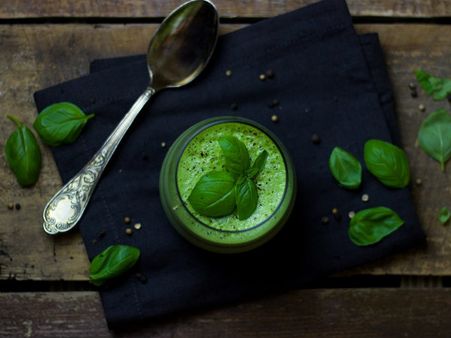 ২. তুলসি পাতা: