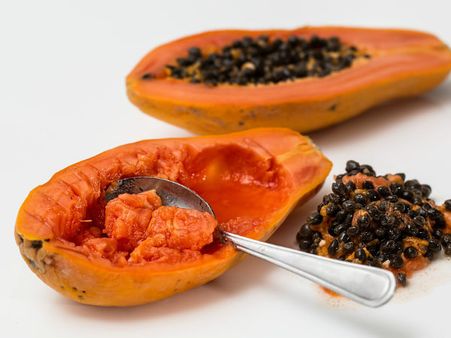 ৩. পেঁপে এবং আমলকি: