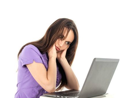 ৩. কিছু সময় অন্তর অন্তর উঠে দাঁড়াবেন: