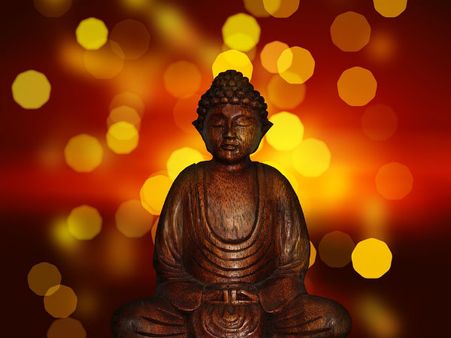 ৩. অফিসে বুদ্ধ মূর্তি রাখতে ভুলবেন না: