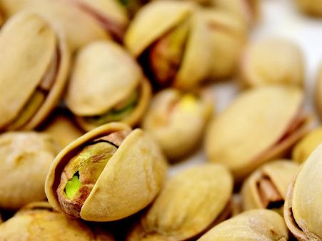 ৫. বাদাম: