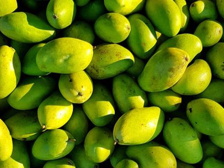 ৫. কাঁচা আম: