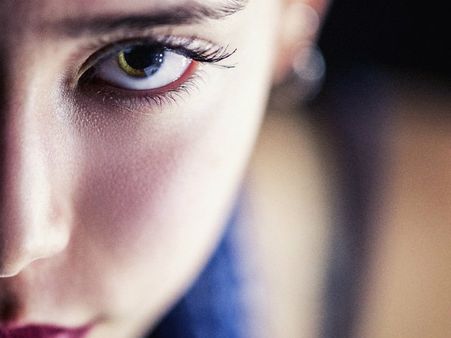 ৫. চোখের সৌন্দর্য বৃদ্ধি পাবে: