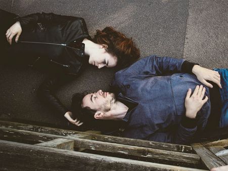 ৫. প্রেমিক-প্রমিকার সঙ্গে ভুলেও ডেটে যাবেন না যেন!