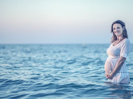 ৬. মা হওয়ার বয়স: