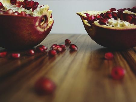 ১. ডালিম: