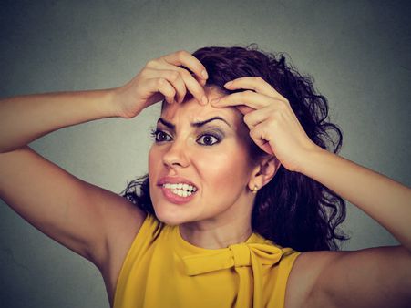 ৬. ব্রণর প্রকোপ বেড়ে যায়: