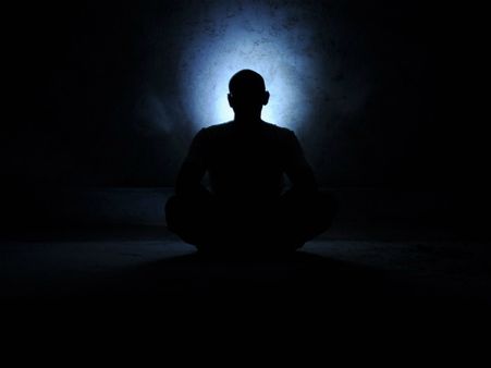 ৭. গায়েত্রী মন্ত্র: