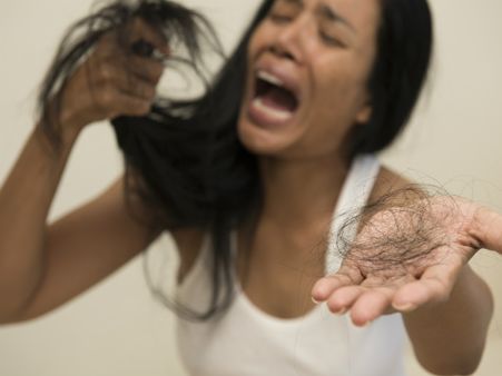 ১. চুল পড়ার হার কমে: